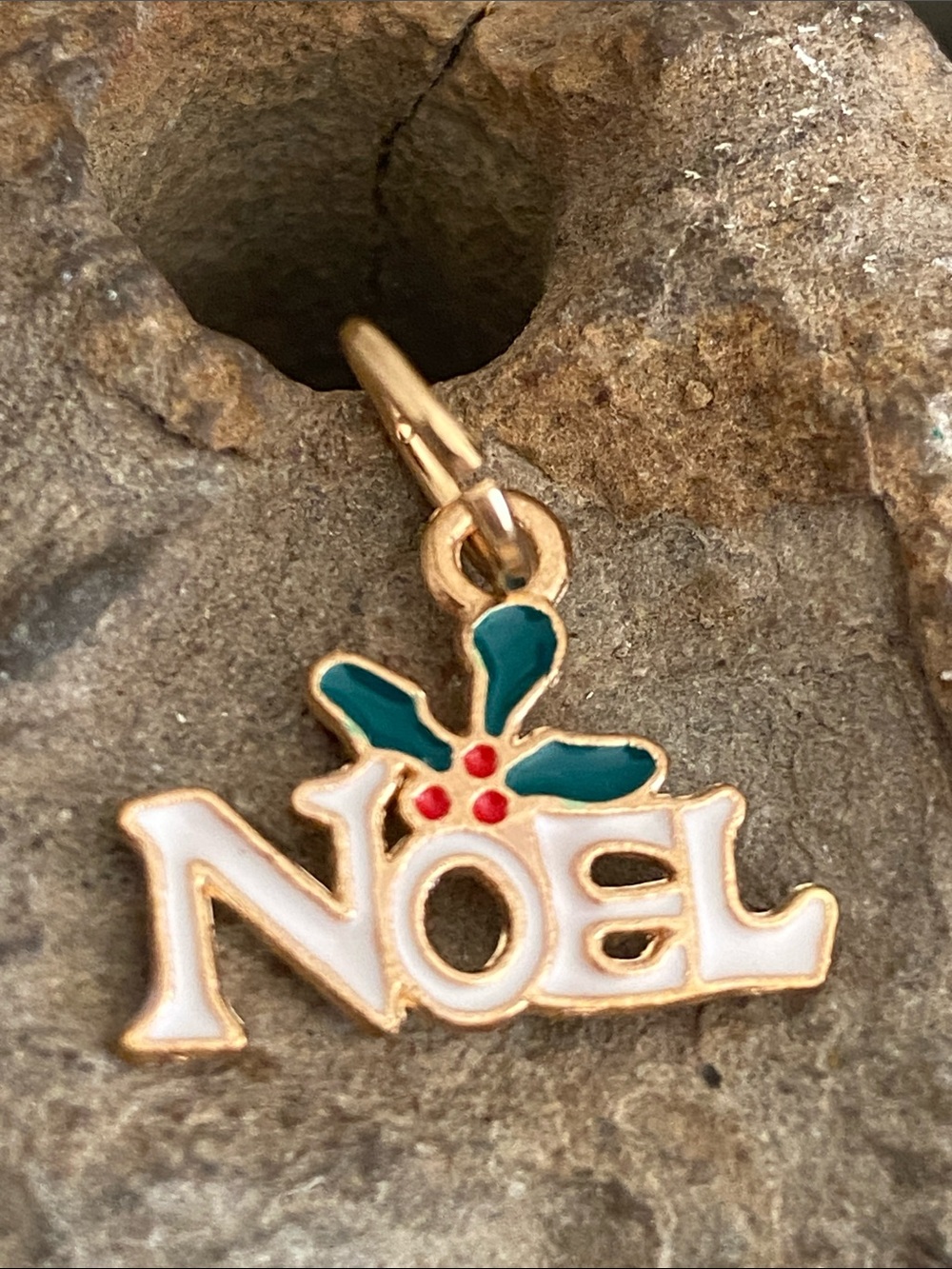5/$10❤️❤️❤️NEW NOEL CHARM PENDANT